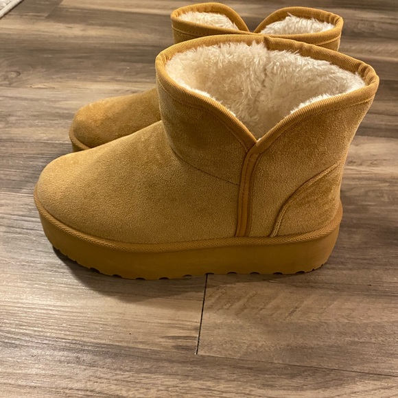 Mini Platform Boots - Picture 9 of 11